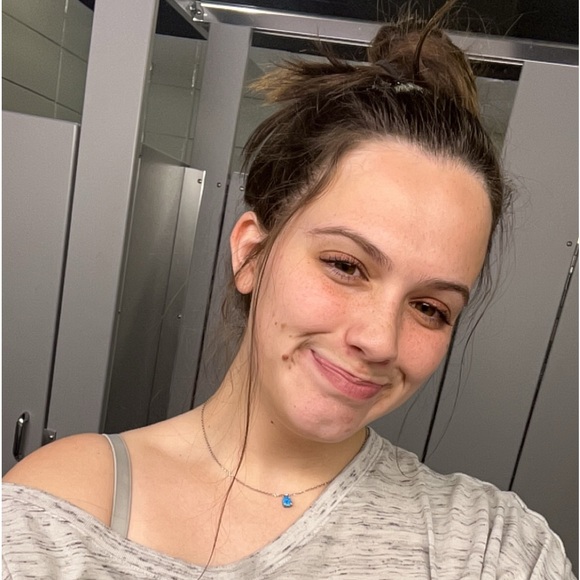 Meet your Posher, Lacey - Picture 2 of 11